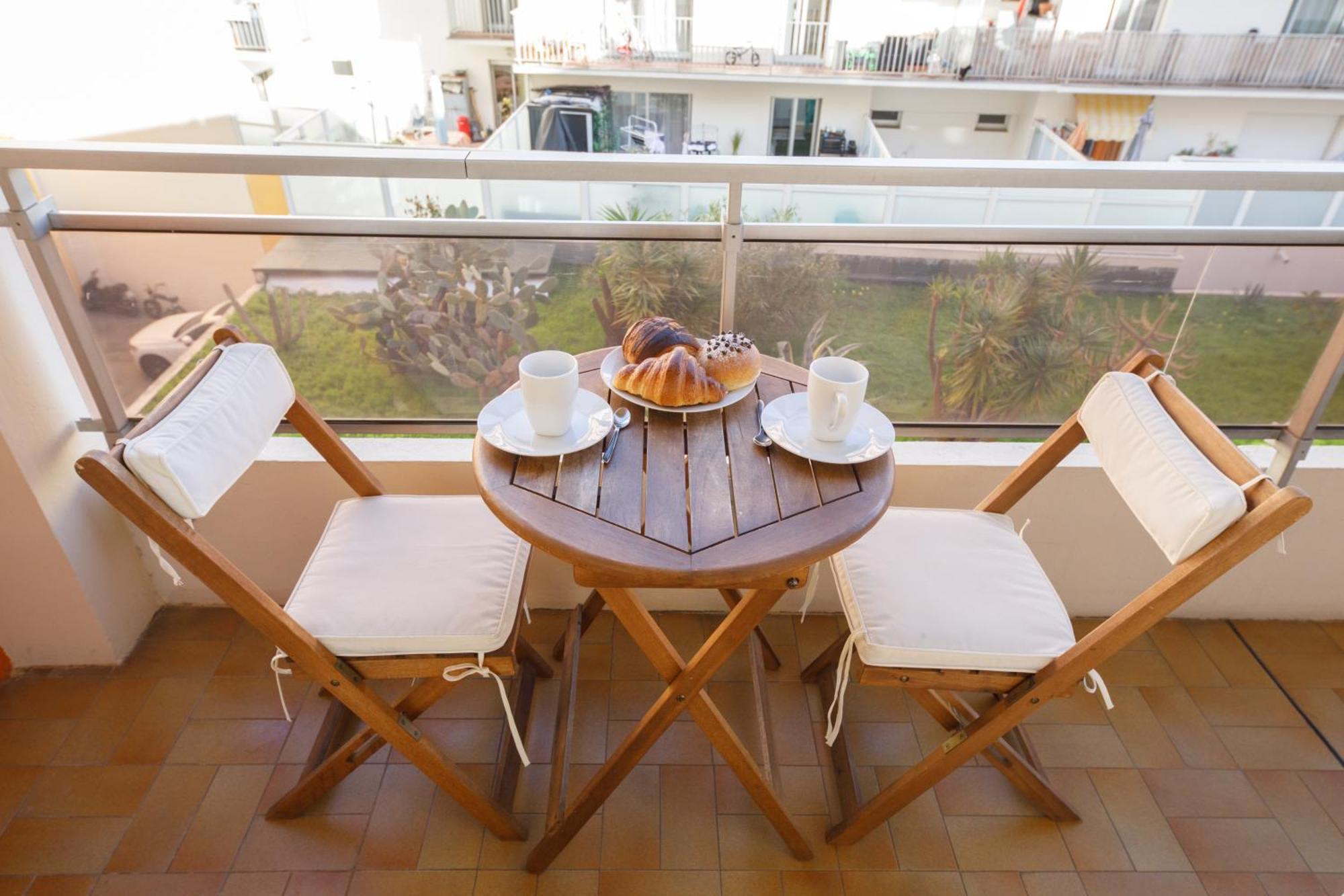 Apartment La Perle Grand 2p Terrasse Centre Proche Plages Clim