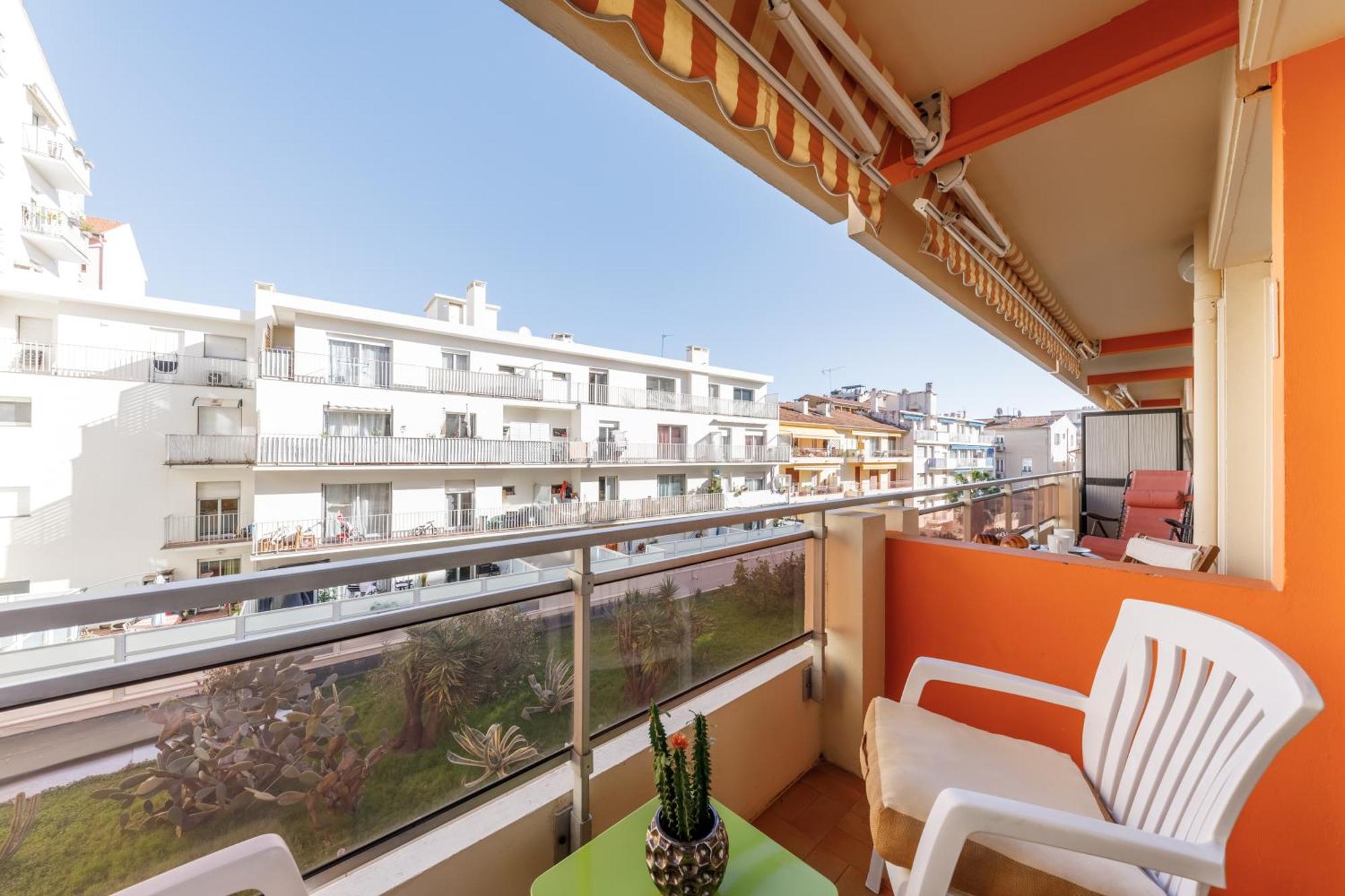 La Perle Grand 2p Terrasse Centre Proche Plages Clim Apartment