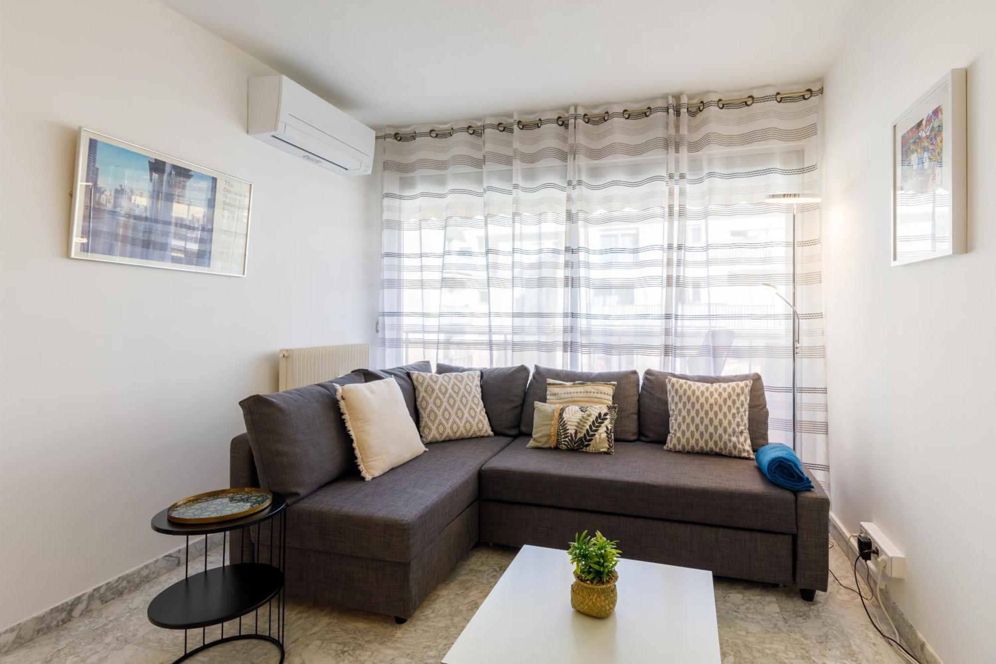 Appartement La Perle Grand 2p Terrasse Centre Proche Plages Clim Menton